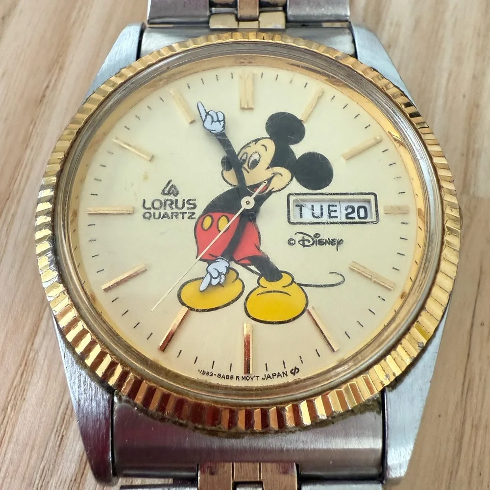 Vintage Lorus Mickey Mouse presidential style two toned dress watch NEW BATTERY